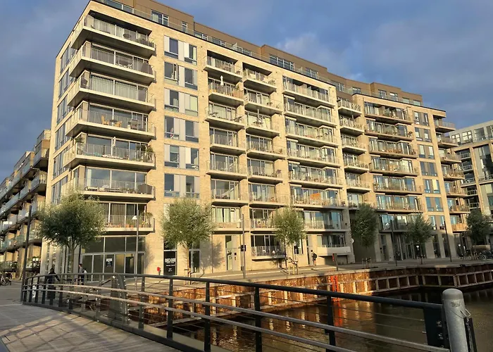 Luksuslejlighed Pa 7 Sal Med Elevator, Vestvendt Altan Og Udsigt Over Havn Og By