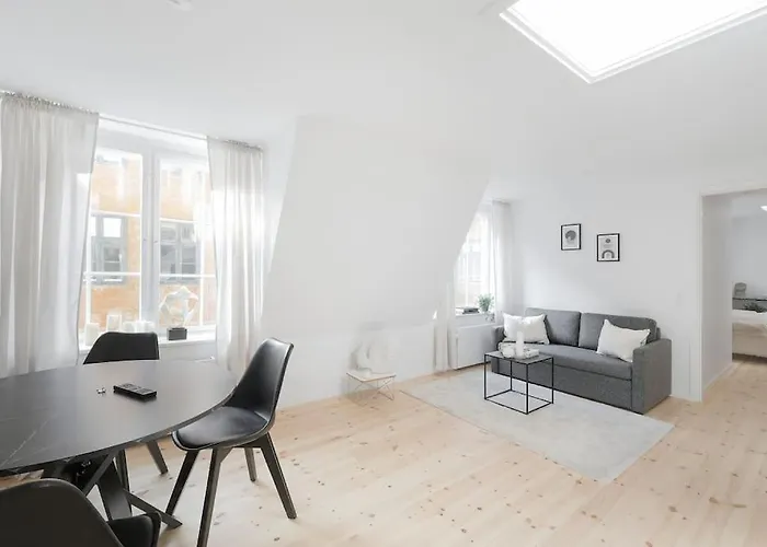 Charming And Stylish Next To Nyhavn